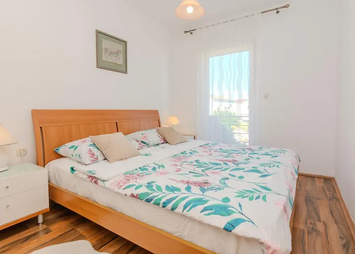With Parking Space - Lozice, - 23359 Apartment *