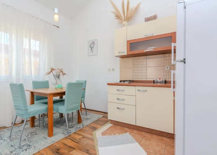 With Parking Space - Lozice, - 23359 Apartment Vir