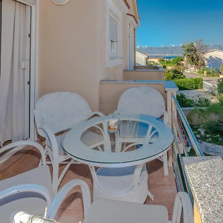 Lägenhet With Parking Space - Lozice, - 23359